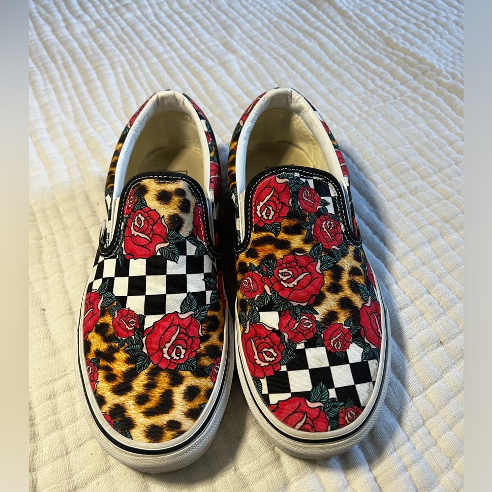 Vans animal rose print classic slip ons size 9.5
